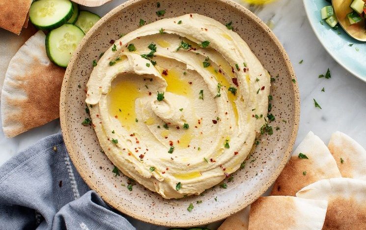 7 Benefits of Hummus - Ultimate Guide - Emlii